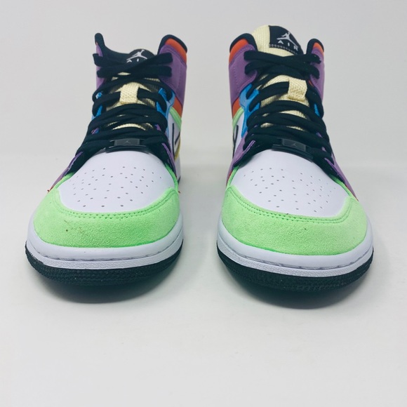 Jordan Women’s 1 Mid SE - Picture 4 of 8